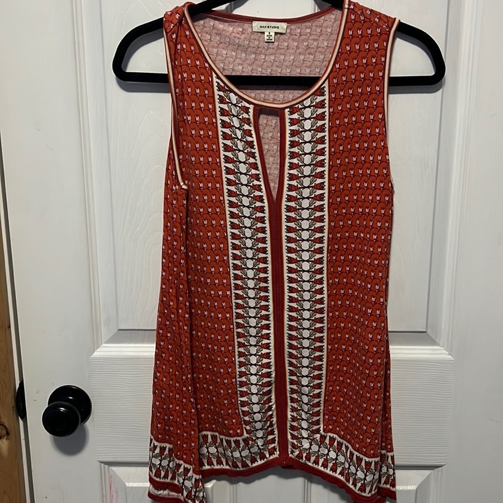 3/$20 max studio  small orange tank